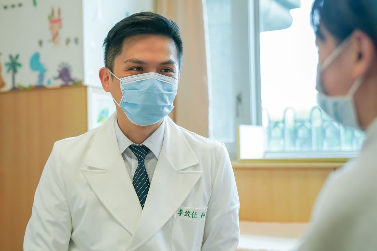 九歲童腹中藏15公分腫瘤 手術切除恢復良好